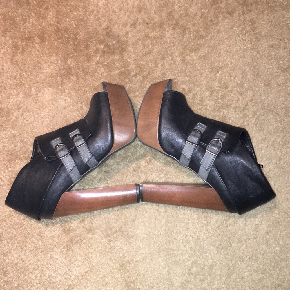 Black, Gray & Brown Peep Toe Platform Heels - Picture 4 of 7
